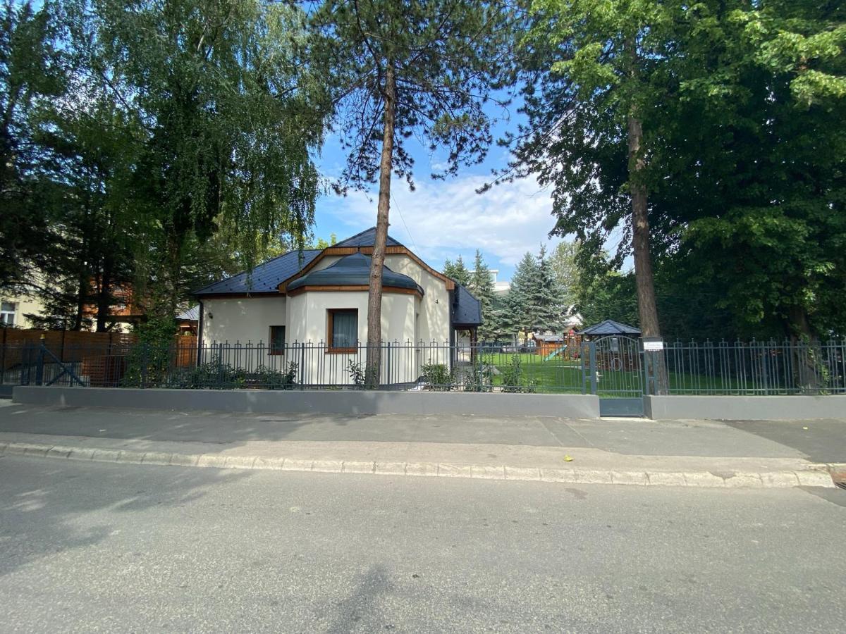 Pensjonat Karinthy Haz Siófok Zewnętrze zdjęcie